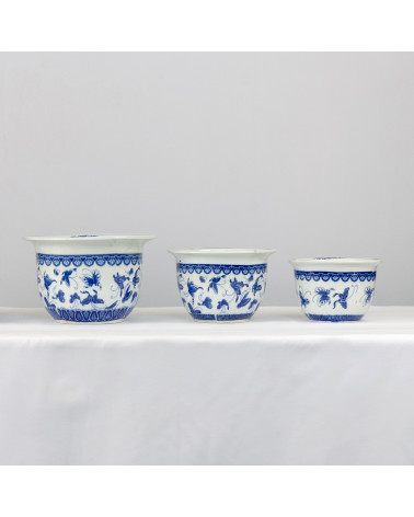 Medium garden pots